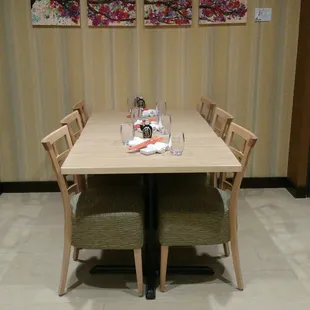 Great seating for big parties.