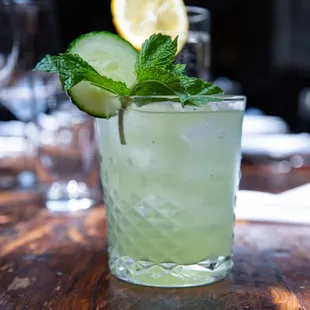 NY Moll - vodka, cucumber, lemon