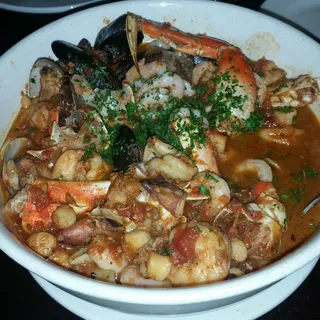 The "Best Damn Crab Cioppino"