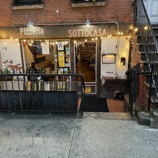 Great New York pizza place in Brooklyn. Just walked from the hotel. Each pizza personal size. Homemade tiramisu that was outstanding