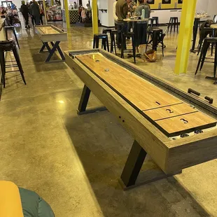 Shuffle board