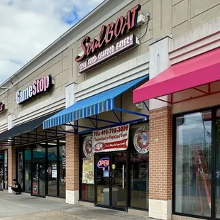 08-15-21 Soul Boat store front