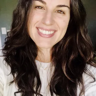 Victoria R.