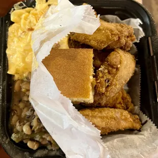 Drummettes, mac'n'cheese, black-eye peas, cornbread.