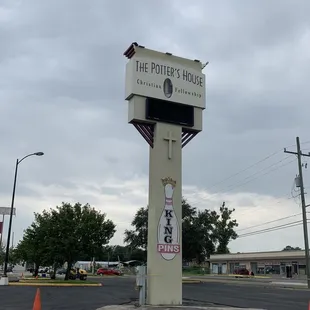 a sign for the rotter's house