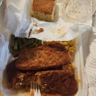 Meatloaf &quot;patties&quot; and the meat is unknown which do not recommend.