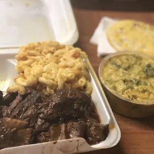 Short ribs in brown gravy, Mac and cheese, and cheesy broccoli