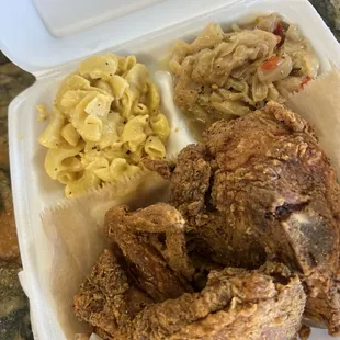 Fried chicken , macaroni and cheese, cabbage