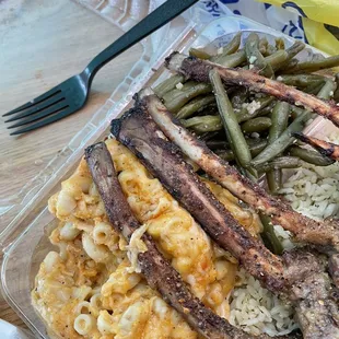 Mac and cheese and green beans