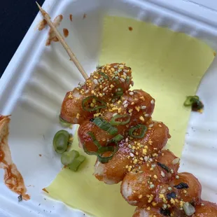 Dukbokki (1 stick, 10 little rice cakes, gochujang sauce)