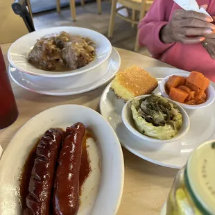 We got the oxtail meal with a side of hot links.