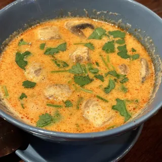 Tom Kha