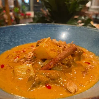 Ko - Khun Massaman Curry
