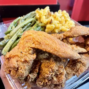 5 wings green beans, &amp; Mac n cheese