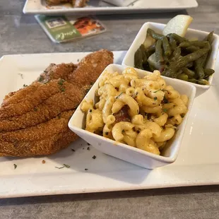 Catfish, macaroni and green beans