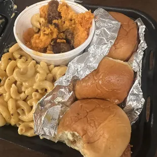 Chicken sliders, Mac and cheese, yams