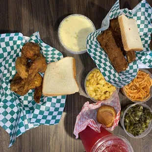 food, fried chicken, bbq wings, poultry, fried chicken wings, chicken, bbq chicken, chicken wings and fried chicken, chicken wings