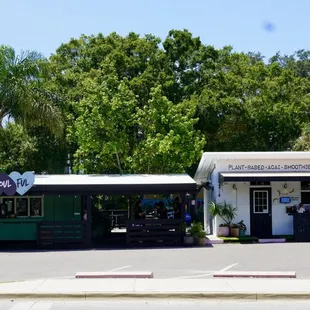 Soulful - Sweet Soul's sister offering Los Angeles inspired salads, wraps, and bowls.