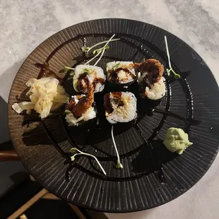 This is their phenomenal Spider roll with the cutest of presentation!