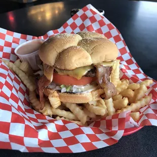 Single bacon cheeseburger. Fries and fry sauce.