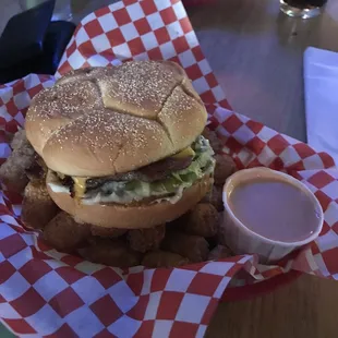 Single Bacon cheeseburger with no tomato. Tater tots with fry sauce.