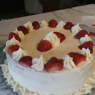 Strawberry cake.. Yummy