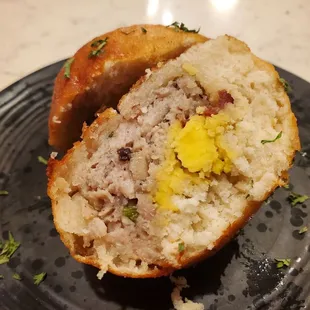 Crispy fried bun, sweet