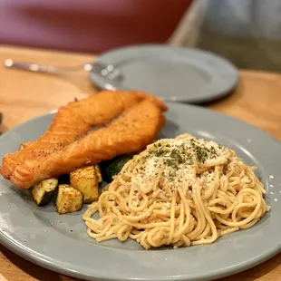 Garlic Noodle with Pan Seared Salmon