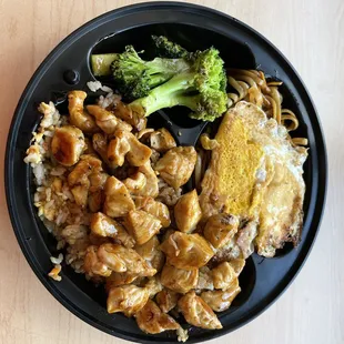 I love this place! My fiancé and I will be coming back to try the other items. I got the Chicken Japanese Grill and it was phenomenal.