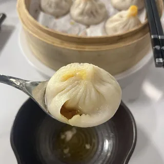 2. Crabmeat and Pork Soup Dumpling