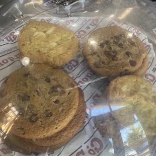 Lemon Cooler Cookie and Chocolate Chip Cookies