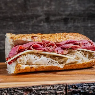 a roast beef sandwich