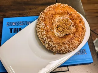 Crispelli's Bakery