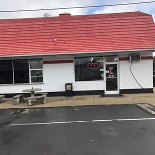 The front entrance of South 21.