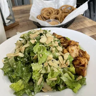 Sensation salad with chicken