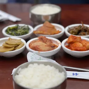 a variety of dishes of food