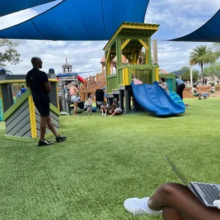 2-5 play area