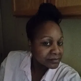 Mimi R.