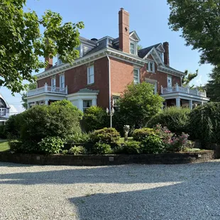 Side and back of B&amp;B