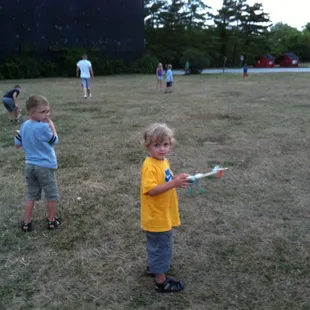 Playing in front of screen before movie starts