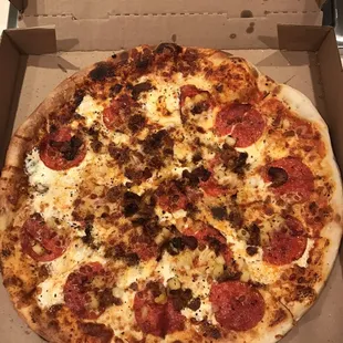 16&quot; PPP - Al Pastor, Pepperoni, Pineapple, Provolone, Mozzarella plus fresh Mozzarella chunks.  Better in person.  Super delish!  $10