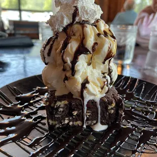 brownie with icecream
