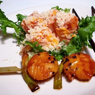 lady finger (spicy crab wrapped fatty salmon) along with teriyaki grilled hotate (scallop)