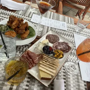 Chefs board, Gochugaru Pepper Wings and drinks