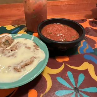 Beans&amp;cheese dip served with chips &amp; salsa