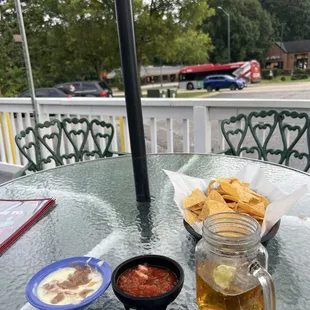 Crisp cold modelos after a long day