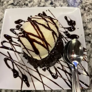 Chocolate fudge cake