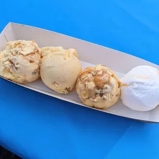 Peach Cardamom Crisp, Guava Pastelitos, Honeycomb Vanilla, and Mango Sticky Rice Scoops from Pints Peak | Instagram: @telephonesmoothie