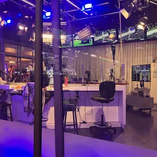 Oddsmakers live for free