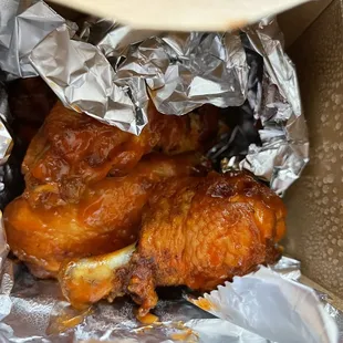 chicken wings and fried chicken, bbq wings, chicken, bbq chicken, food, fried chicken wings, poultry, fried chicken, chicken wings